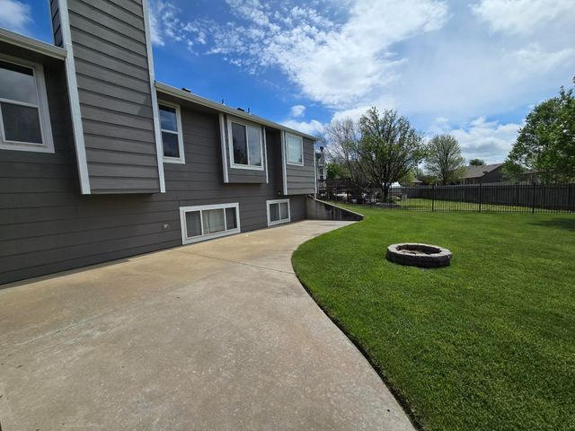 8841 N Hidden Lane, Park City, KS 67147