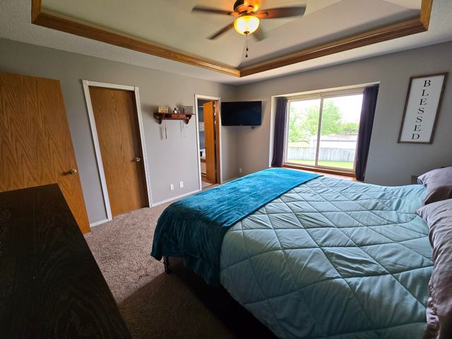 8841 N Hidden Lane, Park City, KS 67147