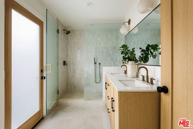 11838 Juniette, Culver City, CA 90230