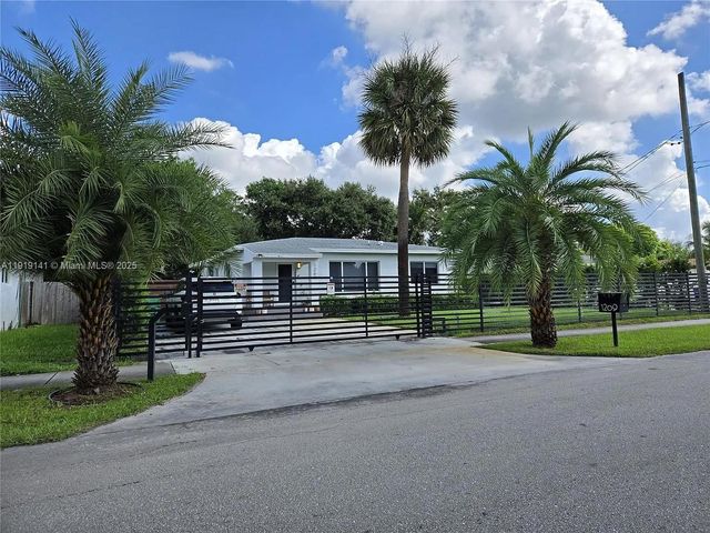 1269 NE 145th St, Miami, FL 33161