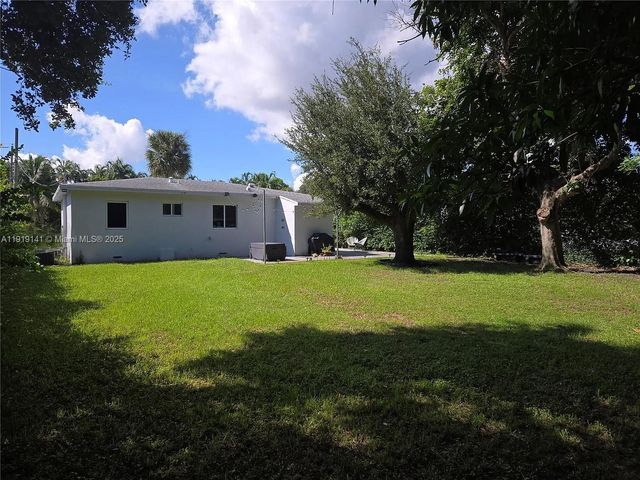 1269 NE 145th St, Miami, FL 33161