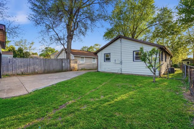 125 Bellevue Drive, Round Lake Park, IL 60073