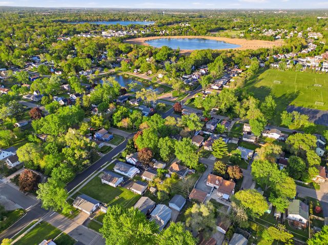 125 Bellevue Drive, Round Lake Park, IL 60073