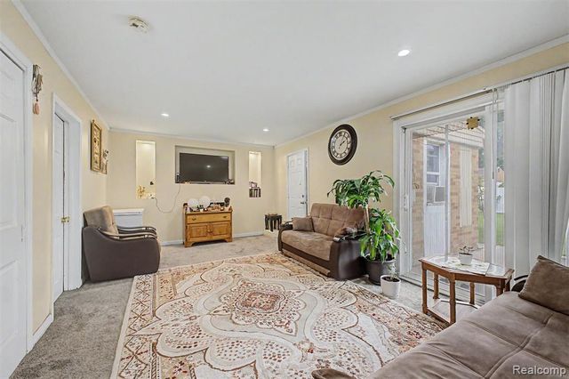 8650 Whitlock Avenue, Dearborn, MI 48126