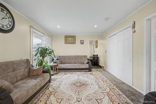 8650 Whitlock Avenue, Dearborn, MI 48126