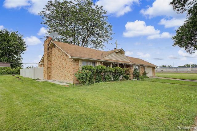 8650 Whitlock Avenue, Dearborn, MI 48126