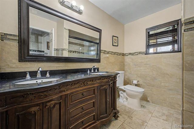 8650 Whitlock Avenue, Dearborn, MI 48126