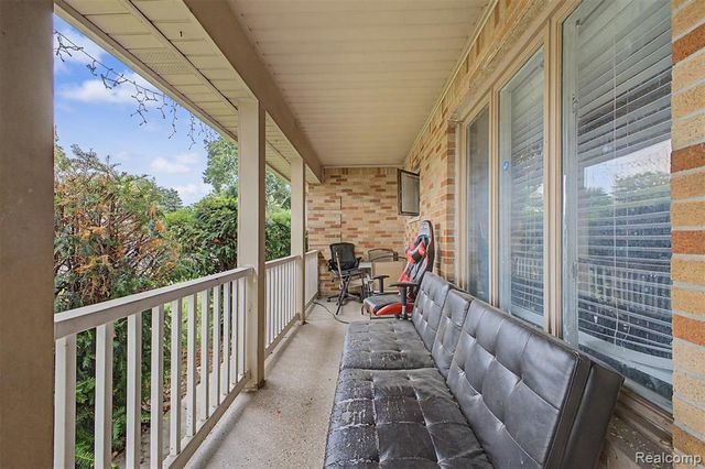 8650 Whitlock Avenue, Dearborn, MI 48126