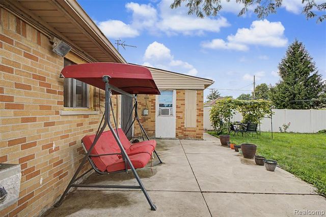 8650 Whitlock Avenue, Dearborn, MI 48126