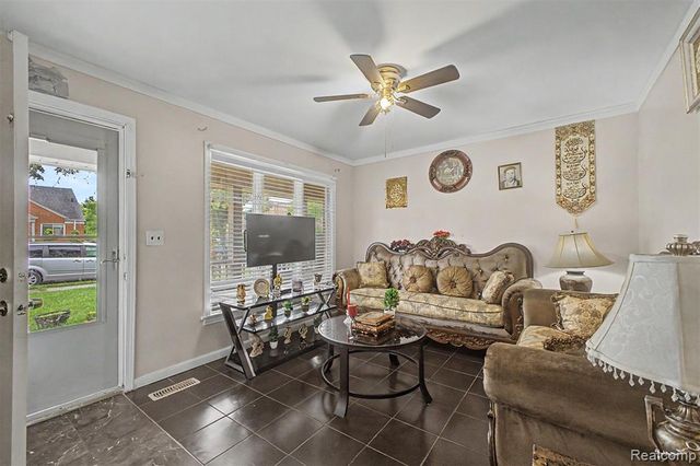 8650 Whitlock Avenue, Dearborn, MI 48126