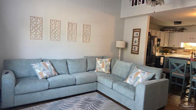 1364 Redwood Ln, Gulf Breeze, FL 32563