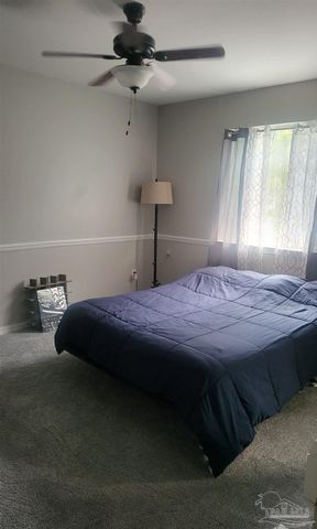 1364 Redwood Ln, Gulf Breeze, FL 32563