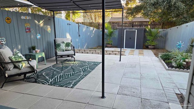 1364 Redwood Ln, Gulf Breeze, FL 32563