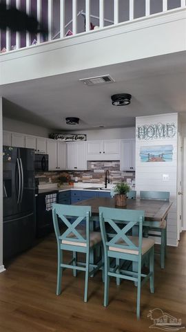 1364 Redwood Ln, Gulf Breeze, FL 32563