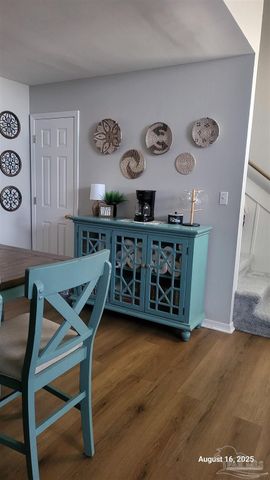 1364 Redwood Ln, Gulf Breeze, FL 32563