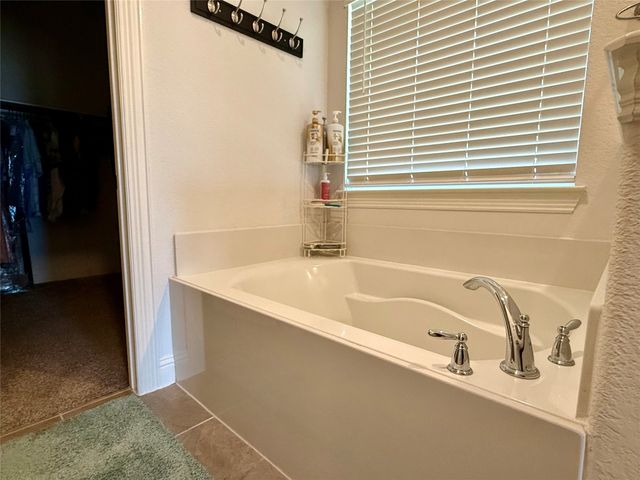 2704 Ainsworth Road, Aubrey, TX 76227