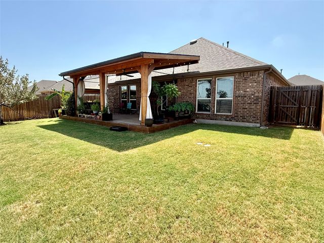 2704 Ainsworth Road, Aubrey, TX 76227