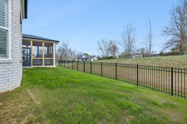 837 Odell Dr, White House, TN 37188