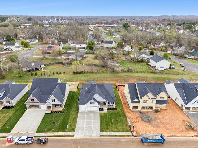 837 Odell Dr, White House, TN 37188