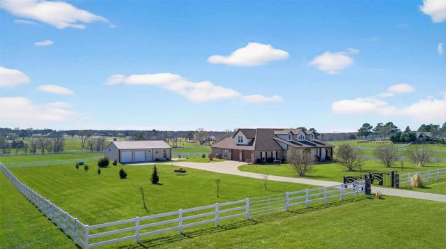 23151 Champion Drive, Lindale, TX 75771