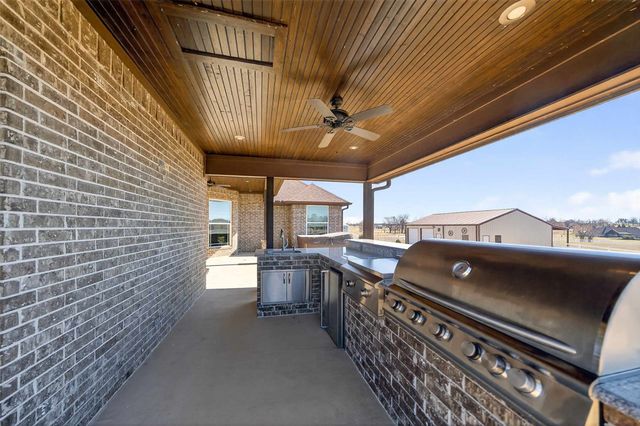 23151 Champion Drive, Lindale, TX 75771