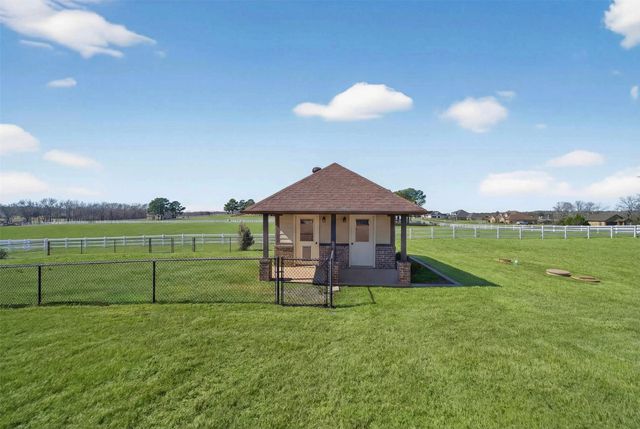 23151 Champion Drive, Lindale, TX 75771