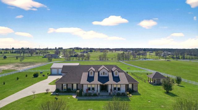 23151 Champion Drive, Lindale, TX 75771