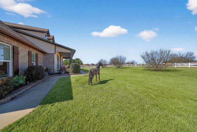 23151 Champion Drive, Lindale, TX 75771