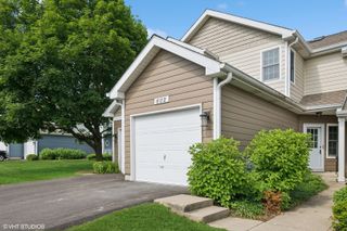 602 Woodhaven Drive, Mundelein, IL 60060