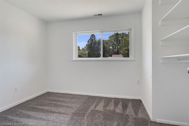 2436 Toby Road, Orion Charter Township, MI 48359