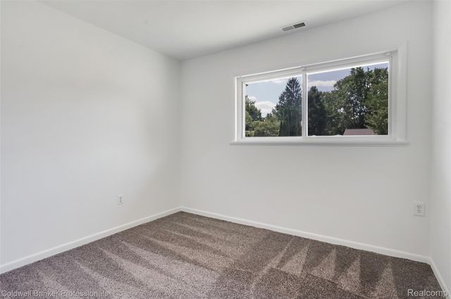 2436 Toby Road, Orion Charter Township, MI 48359