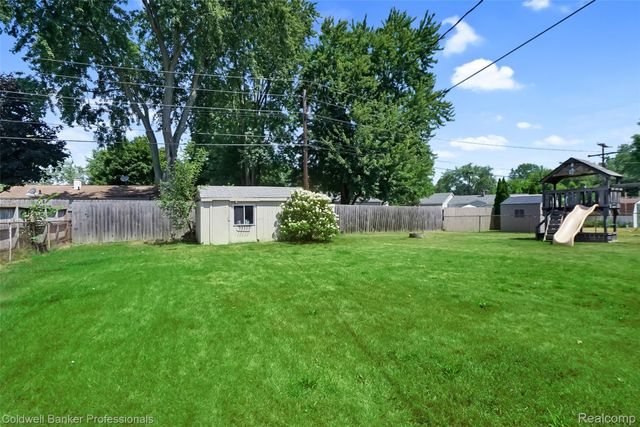 2436 Toby Road, Orion Charter Township, MI 48359