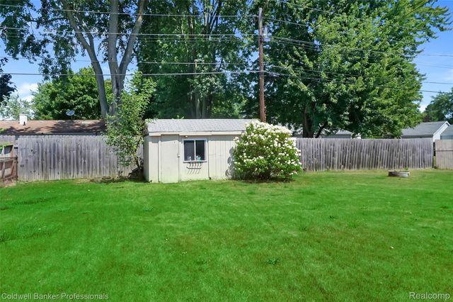 2436 Toby Road, Orion Charter Township, MI 48359
