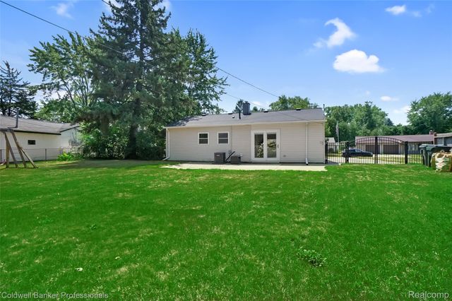 2436 Toby Road, Orion Charter Township, MI 48359