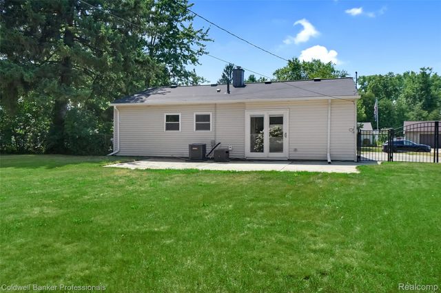 2436 Toby Road, Orion Charter Township, MI 48359