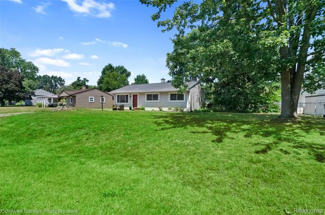 2436 Toby Road, Orion Charter Township, MI 48359