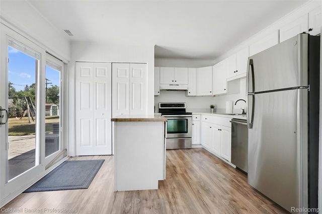 2436 Toby Road, Orion Charter Township, MI 48359