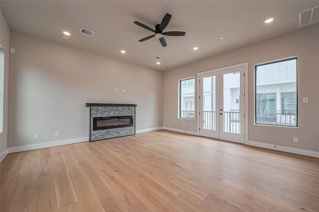 1222 W 24th Street D, Houston, TX 77008