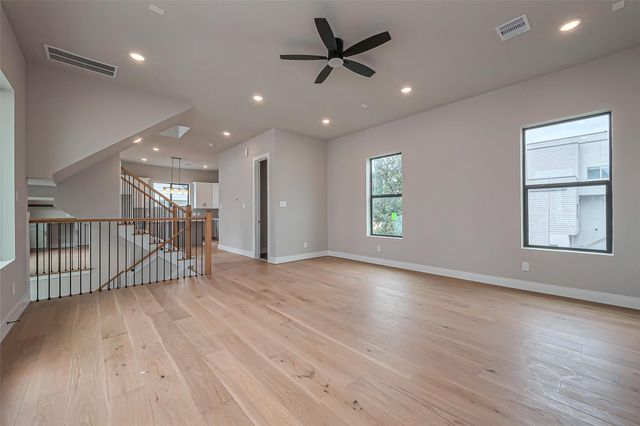 1222 W 24th Street D, Houston, TX 77008