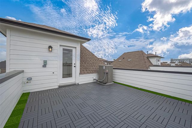 1222 W 24th Street D, Houston, TX 77008