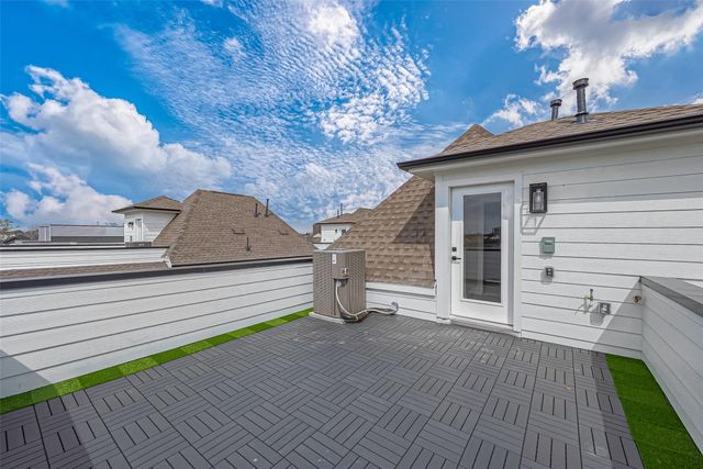 1222 W 24th Street D, Houston, TX 77008