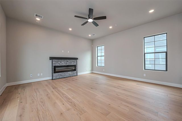 1222 W 24th Street D, Houston, TX 77008