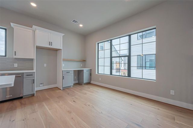 1222 W 24th Street D, Houston, TX 77008