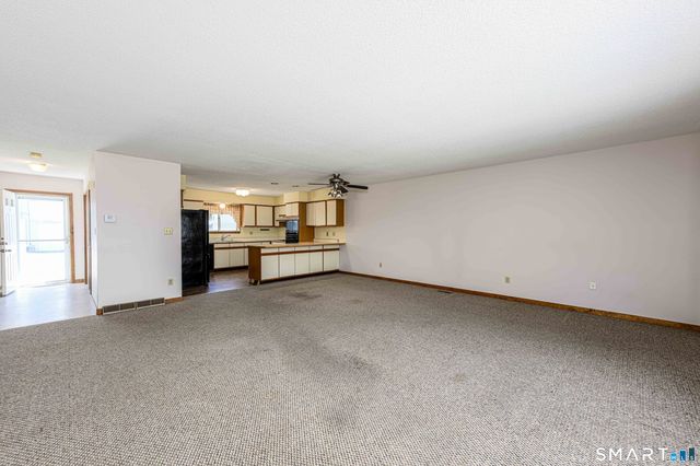 109 Staffordshire Commons Drive 109, Wallingford, CT 06492