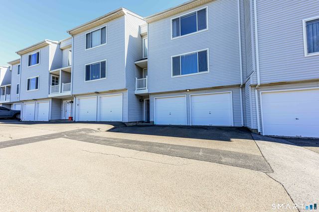 109 Staffordshire Commons Drive 109, Wallingford, CT 06492