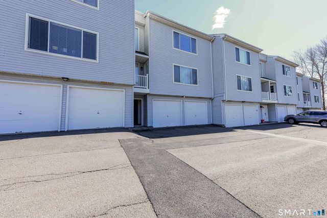 109 Staffordshire Commons Drive 109, Wallingford, CT 06492