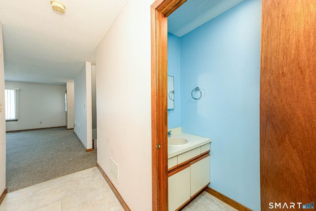 109 Staffordshire Commons Drive 109, Wallingford, CT 06492