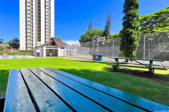 98-500 Koauka Loop 7M, Aiea, HI 96701