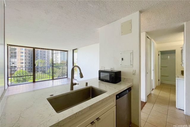 98-500 Koauka Loop 7M, Aiea, HI 96701