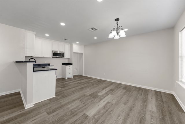 944 Holt Avenue, Waco, TX 76706